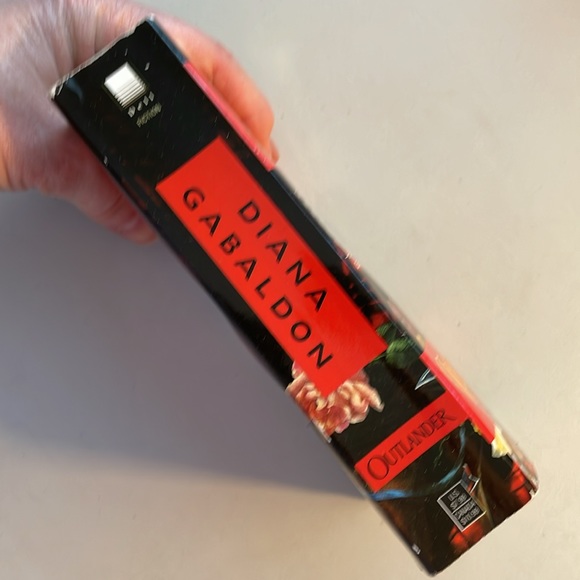 📚2/$6   Outlander #1 in Series - Picture 3 of 12